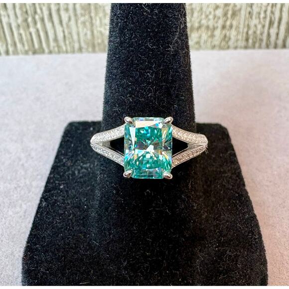 NEW Aquamarine Emerald Cut Moissanite,75% 18k WHT Gold, Sz.7 - Picture 2 of 9